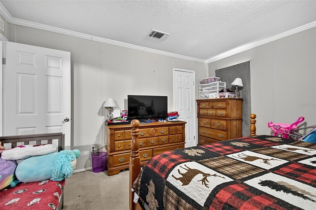 For Sale: $265,000 (3 beds, 2 baths, 1344 Square Feet)