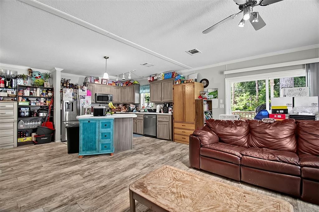 For Sale: $265,000 (3 beds, 2 baths, 1344 Square Feet)