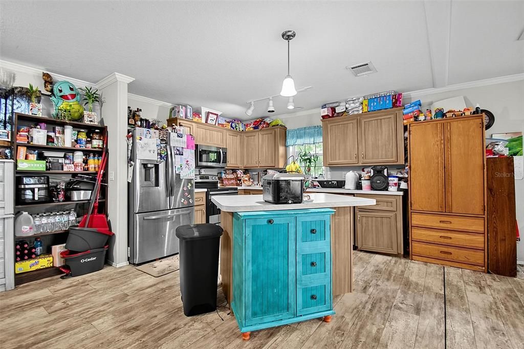 For Sale: $265,000 (3 beds, 2 baths, 1344 Square Feet)