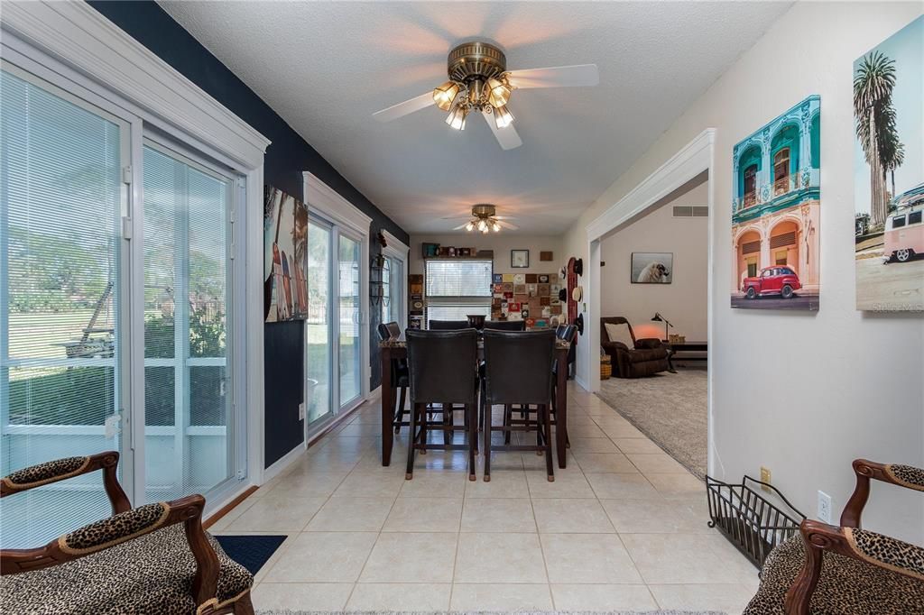 En Venta: $549,000 (6 camas, 3 baños, 3224 Pies cuadrados)