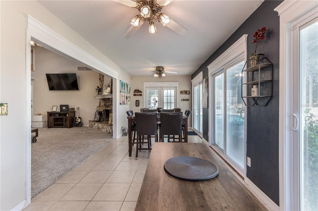 En Venta: $549,000 (6 camas, 3 baños, 3224 Pies cuadrados)