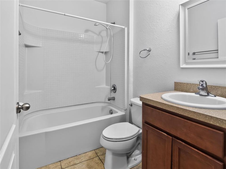 В аренду: $1,999 (4 спален, 2 ванн, 1842 Квадратных фут)