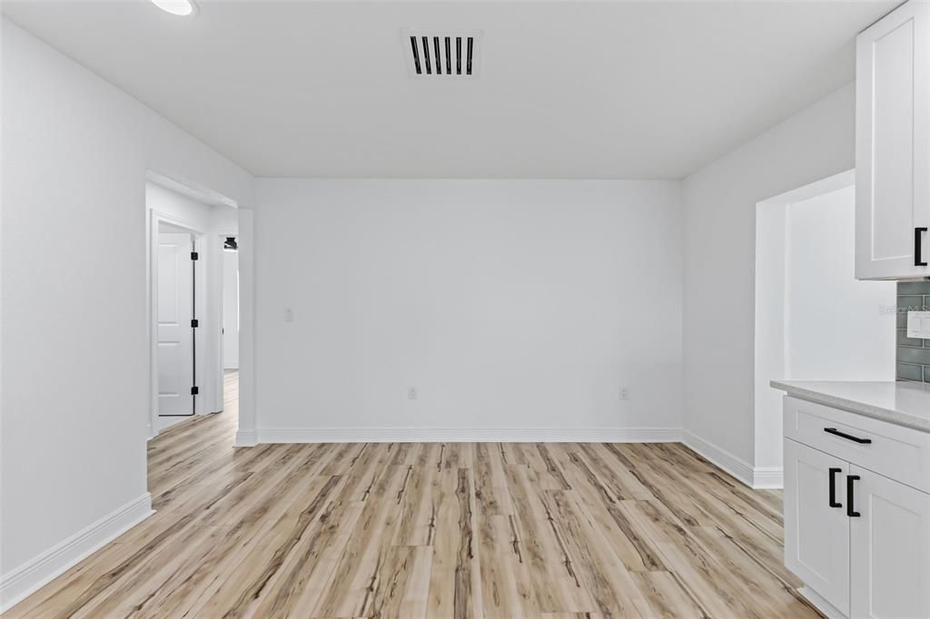 На продажу: $699,900 (4 спален, 2 ванн, 2078 Квадратных фут)