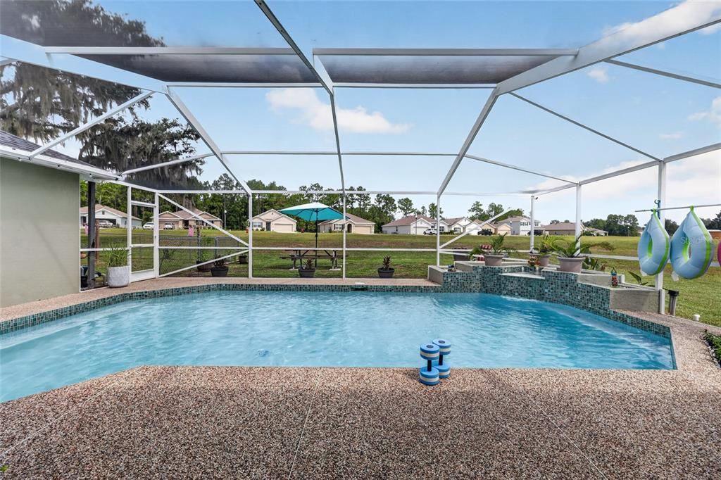 En Venta: $449,900 (4 camas, 2 baños, 2490 Pies cuadrados)
