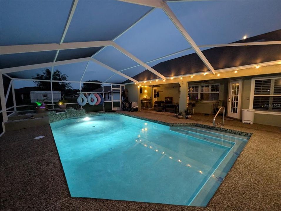 En Venta: $449,900 (4 camas, 2 baños, 2490 Pies cuadrados)