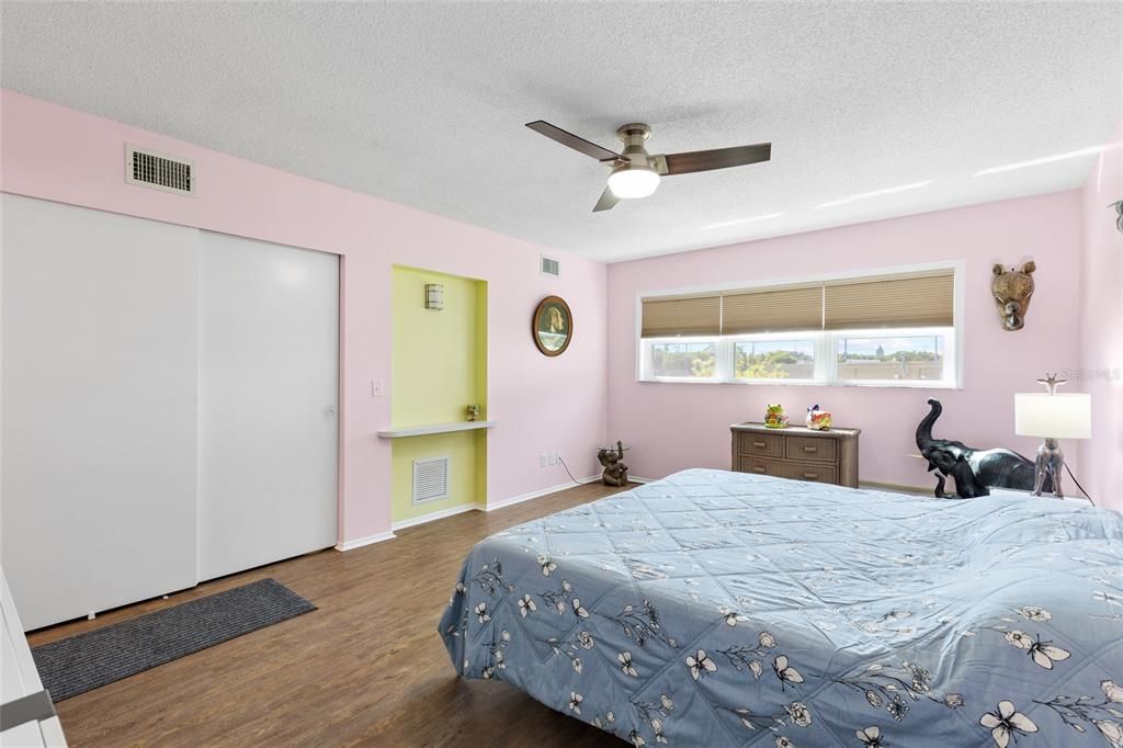 En Venta: $250,000 (2 camas, 2 baños, 1400 Pies cuadrados)