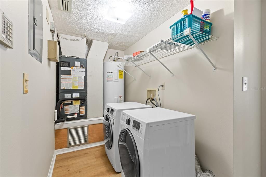 На продажу: $179,000 (1 спален, 1 ванн, 892 Квадратных фут)