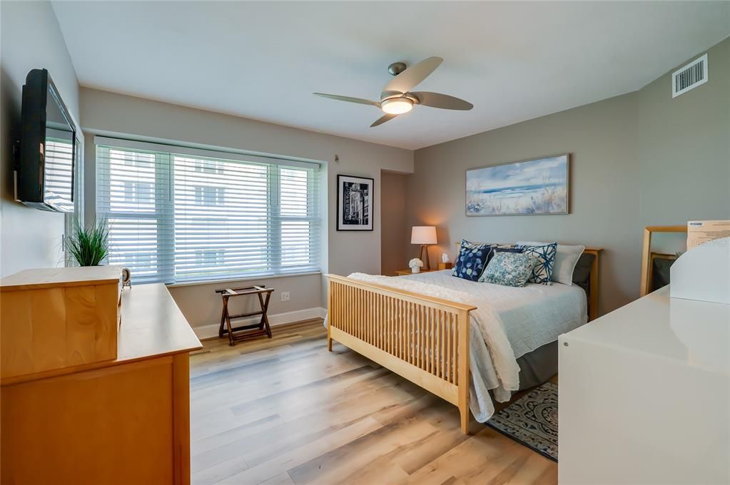 For Sale: $874,900 (3 beds, 3 baths, 2365 Square Feet)