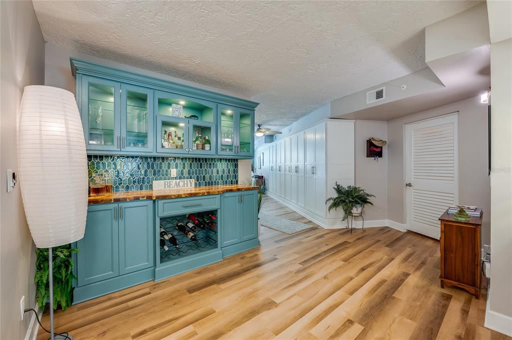 For Sale: $874,900 (3 beds, 3 baths, 2365 Square Feet)