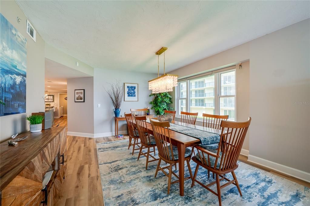 For Sale: $874,900 (3 beds, 3 baths, 2365 Square Feet)