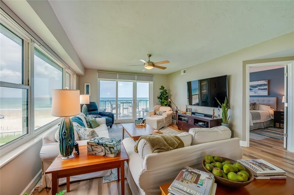 For Sale: $874,900 (3 beds, 3 baths, 2365 Square Feet)