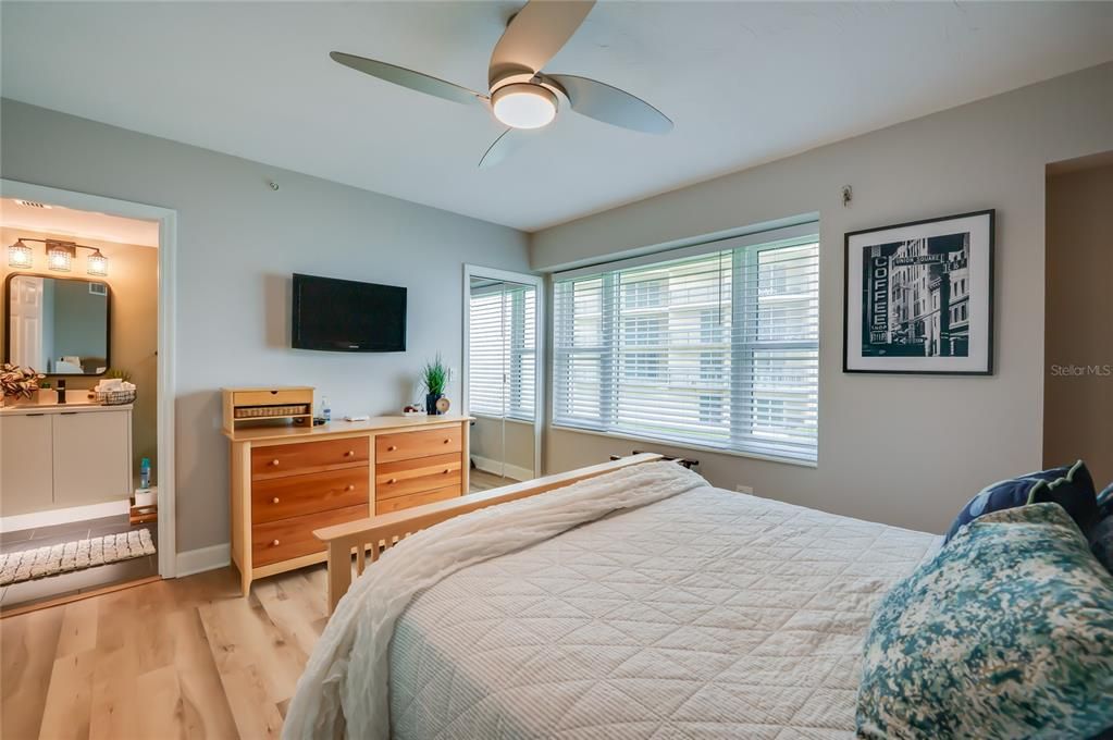 For Sale: $874,900 (3 beds, 3 baths, 2365 Square Feet)