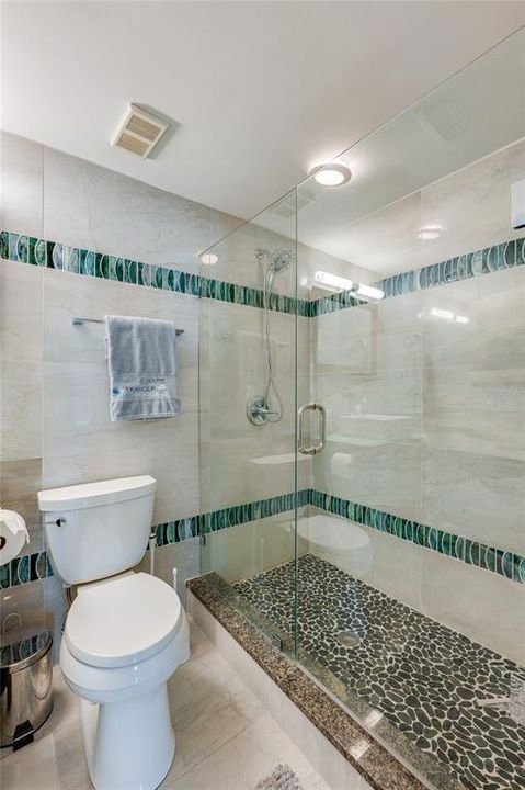 For Sale: $874,900 (3 beds, 3 baths, 2365 Square Feet)