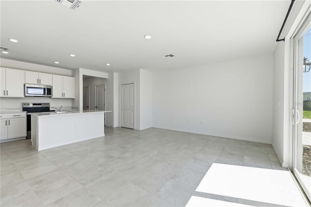 В аренду: $2,395 (3 спален, 2 ванн, 1405 Квадратных фут)