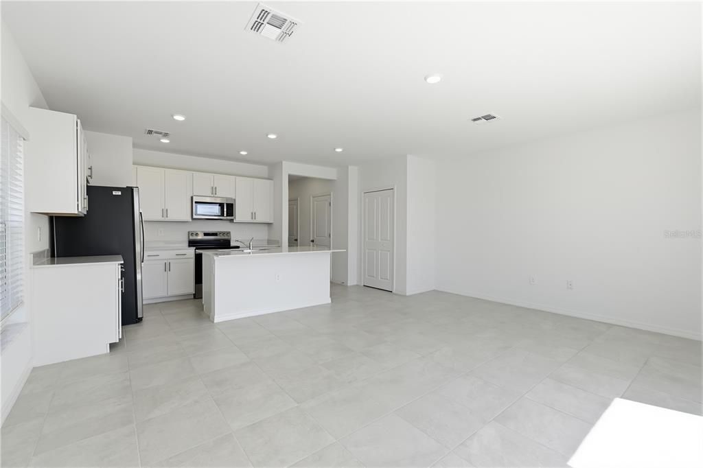 В аренду: $2,395 (3 спален, 2 ванн, 1405 Квадратных фут)