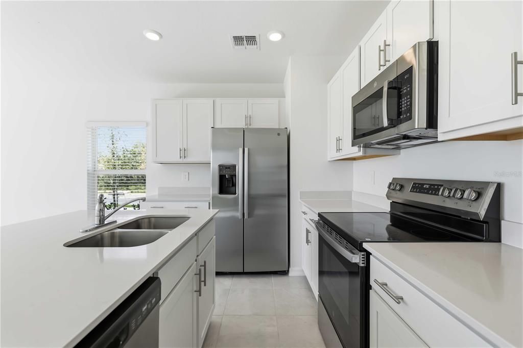 В аренду: $2,395 (3 спален, 2 ванн, 1405 Квадратных фут)