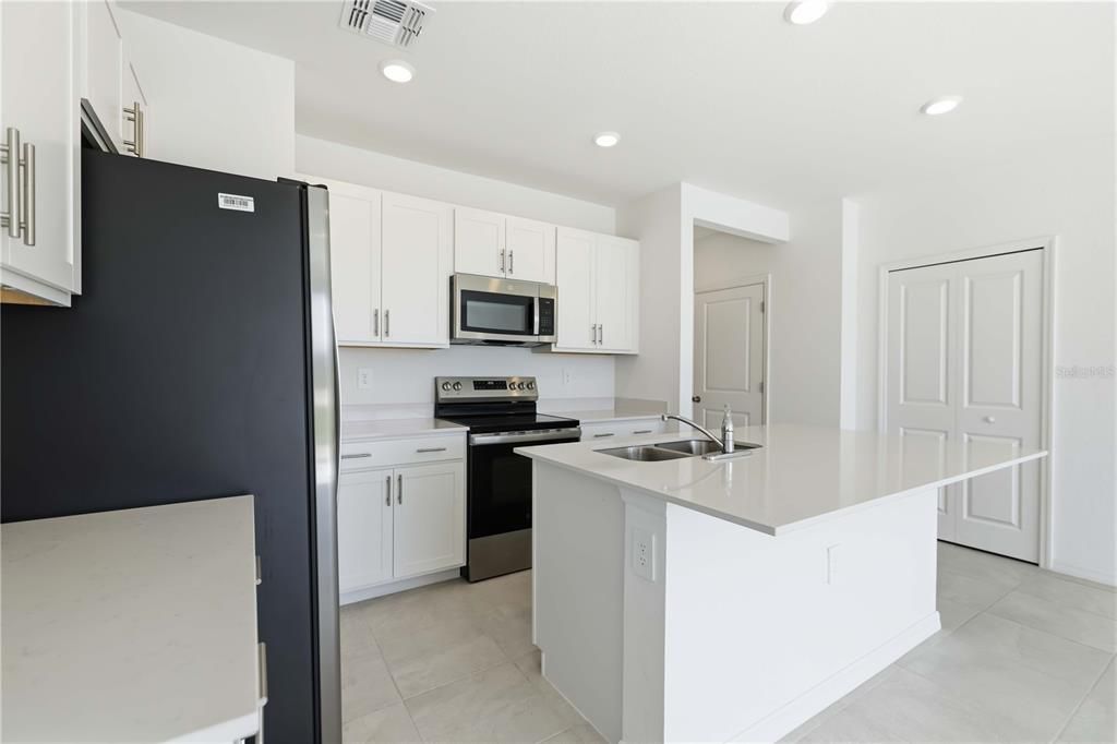 В аренду: $2,395 (3 спален, 2 ванн, 1405 Квадратных фут)