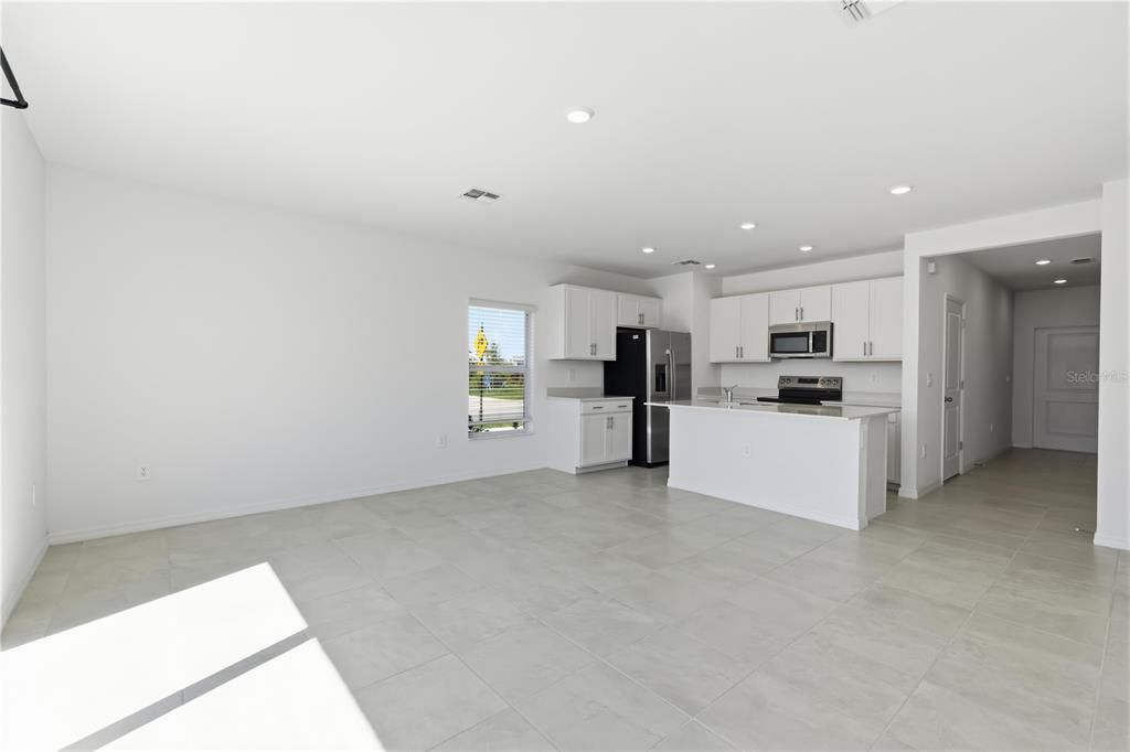 В аренду: $2,395 (3 спален, 2 ванн, 1405 Квадратных фут)