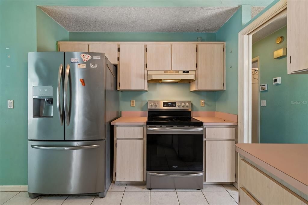 На продажу: $299,999 (3 спален, 2 ванн, 1407 Квадратных фут)