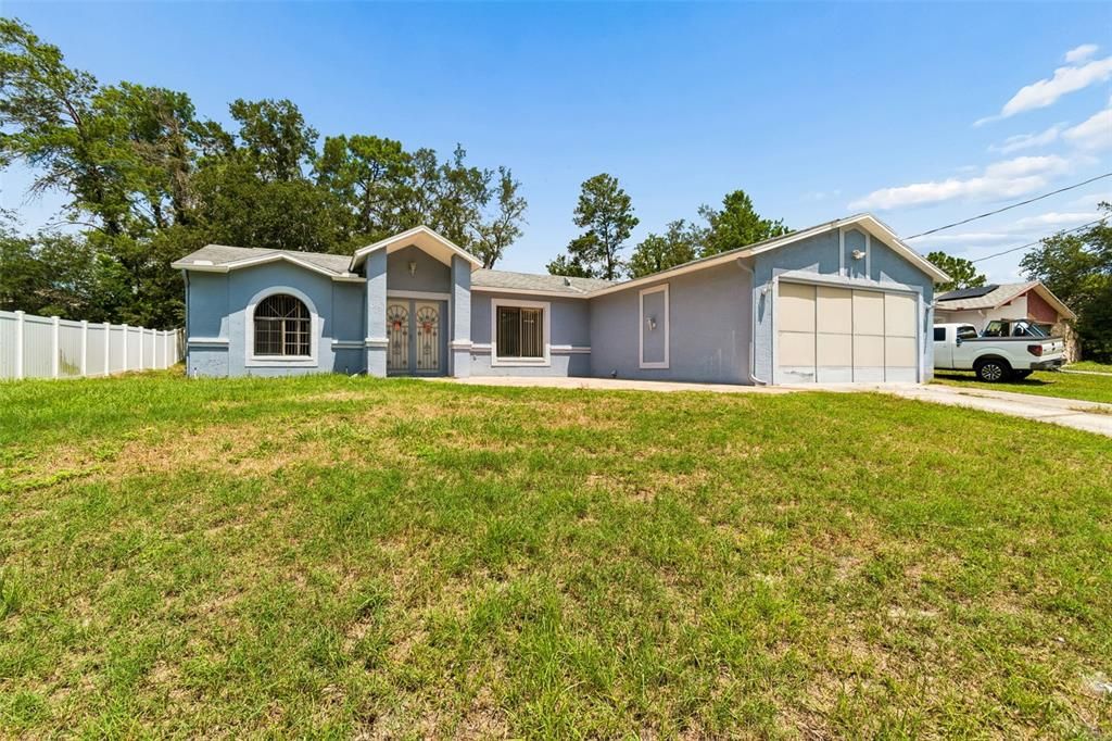 На продажу: $299,999 (3 спален, 2 ванн, 1407 Квадратных фут)