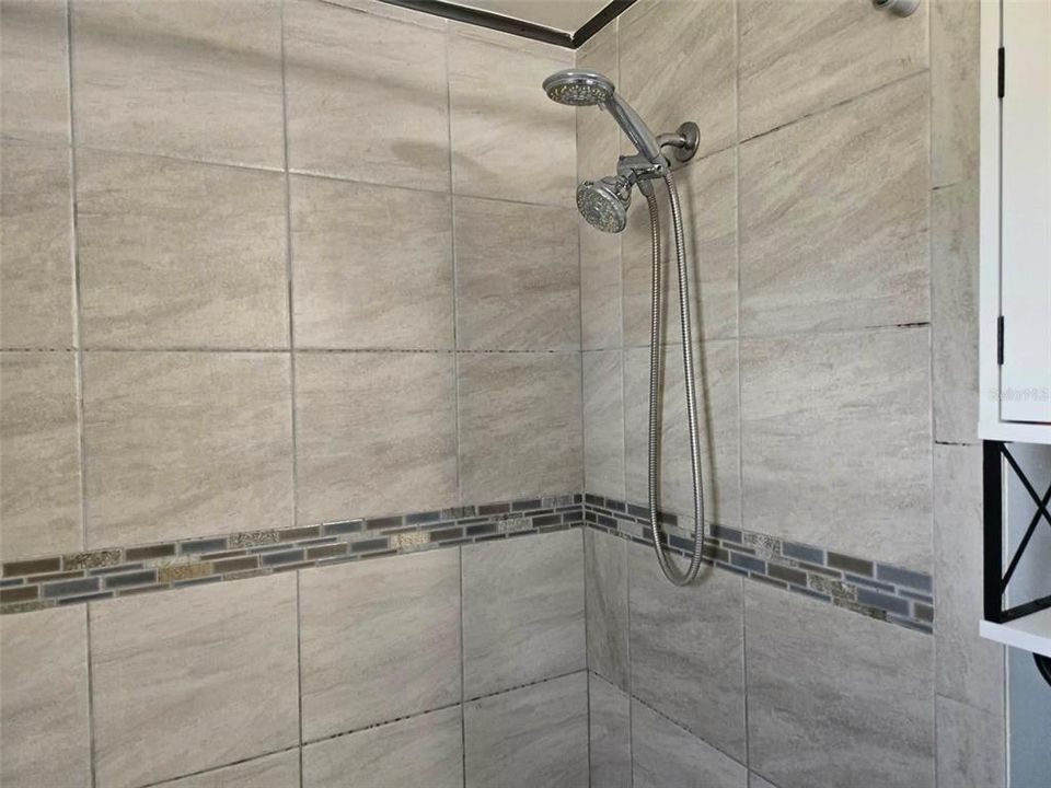 На продажу: $191,500 (2 спален, 2 ванн, 984 Квадратных фут)