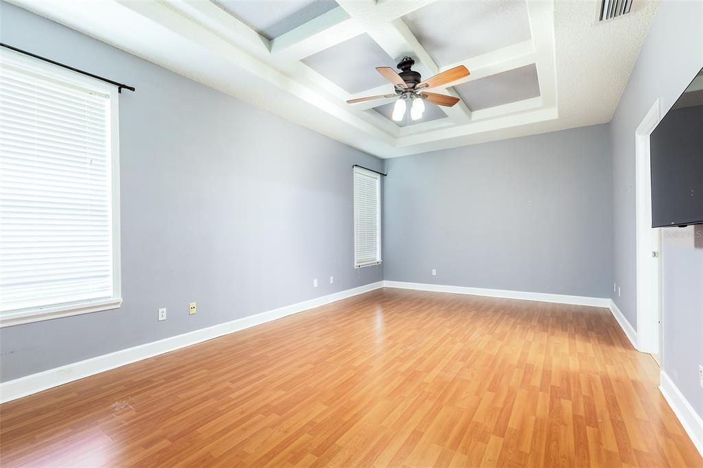 En Venta: $529,900 (4 camas, 2 baños, 2094 Pies cuadrados)
