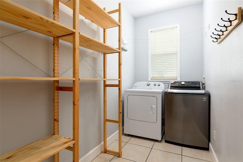 En Venta: $529,900 (4 camas, 2 baños, 2094 Pies cuadrados)