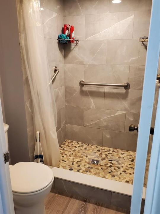 На продажу: $124,900 (2 спален, 2 ванн, 954 Квадратных фут)