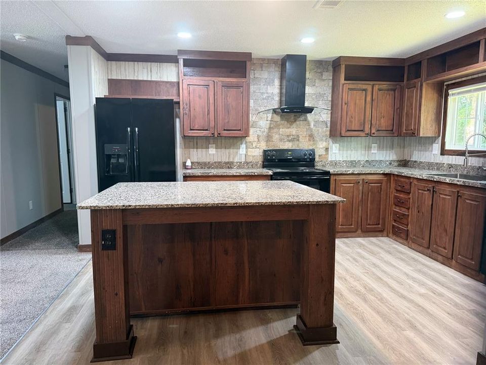 На продажу: $199,900 (4 спален, 2 ванн, 1560 Квадратных фут)