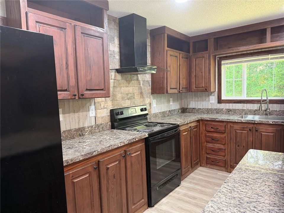 На продажу: $199,900 (4 спален, 2 ванн, 1560 Квадратных фут)