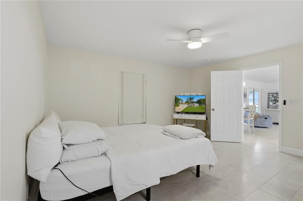 En Venta: $348,750 (3 camas, 2 baños, 1384 Pies cuadrados)