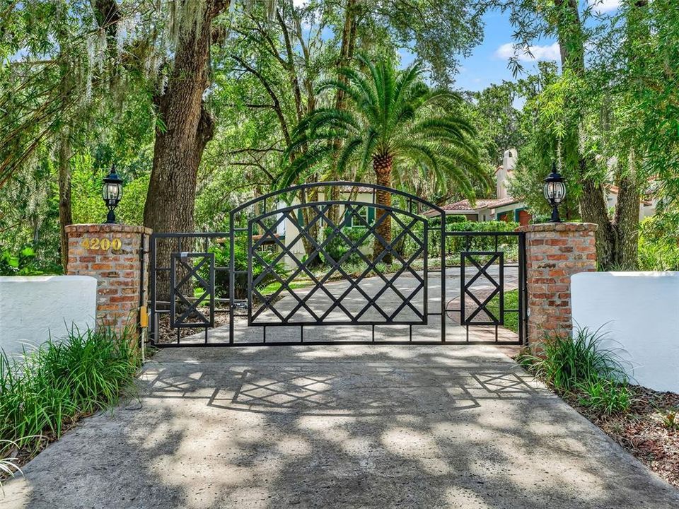 For Sale: $1,350,000 (4 beds, 5 baths, 5390 Square Feet)