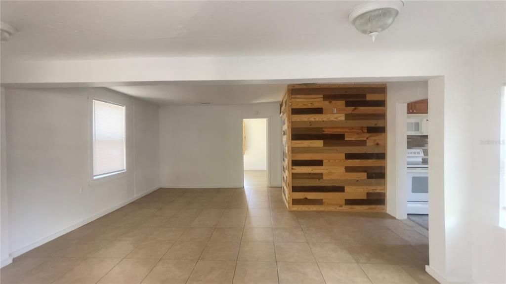 На продажу: $149,900 (2 спален, 1 ванн, 968 Квадратных фут)