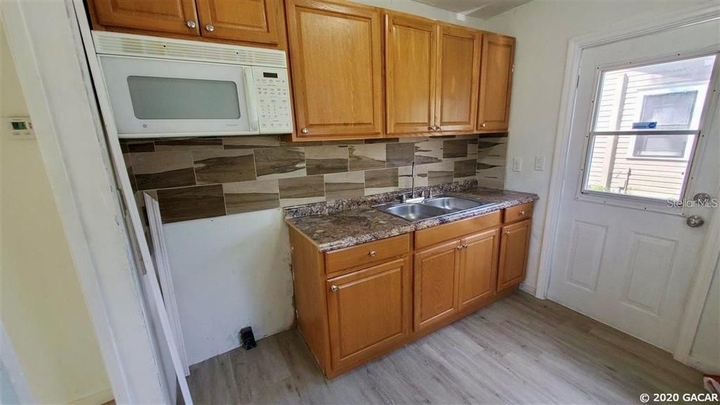 На продажу: $149,900 (2 спален, 1 ванн, 968 Квадратных фут)