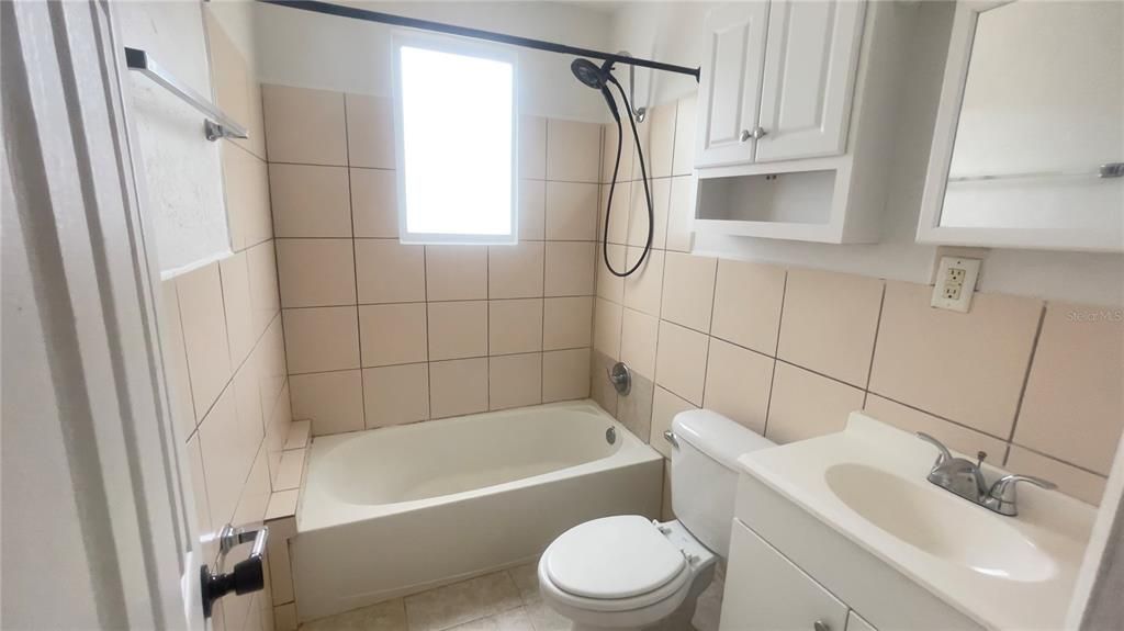 На продажу: $149,900 (2 спален, 1 ванн, 968 Квадратных фут)