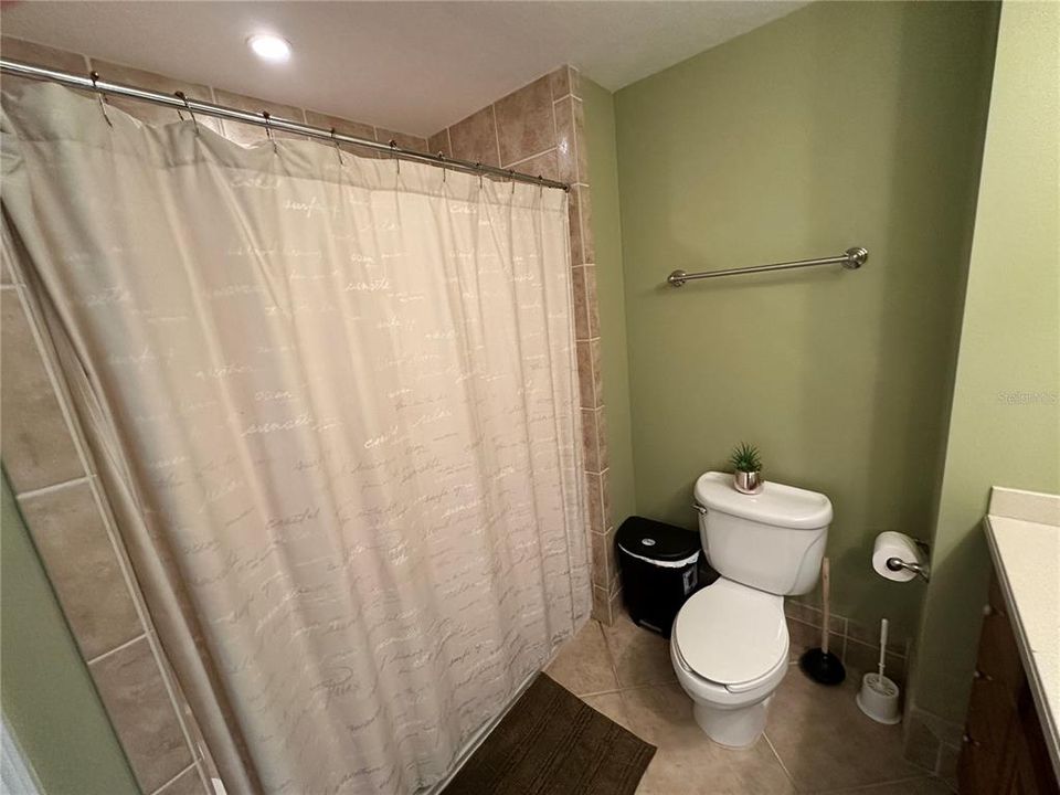 В аренду: $2,400 (2 спален, 2 ванн, 1758 Квадратных фут)