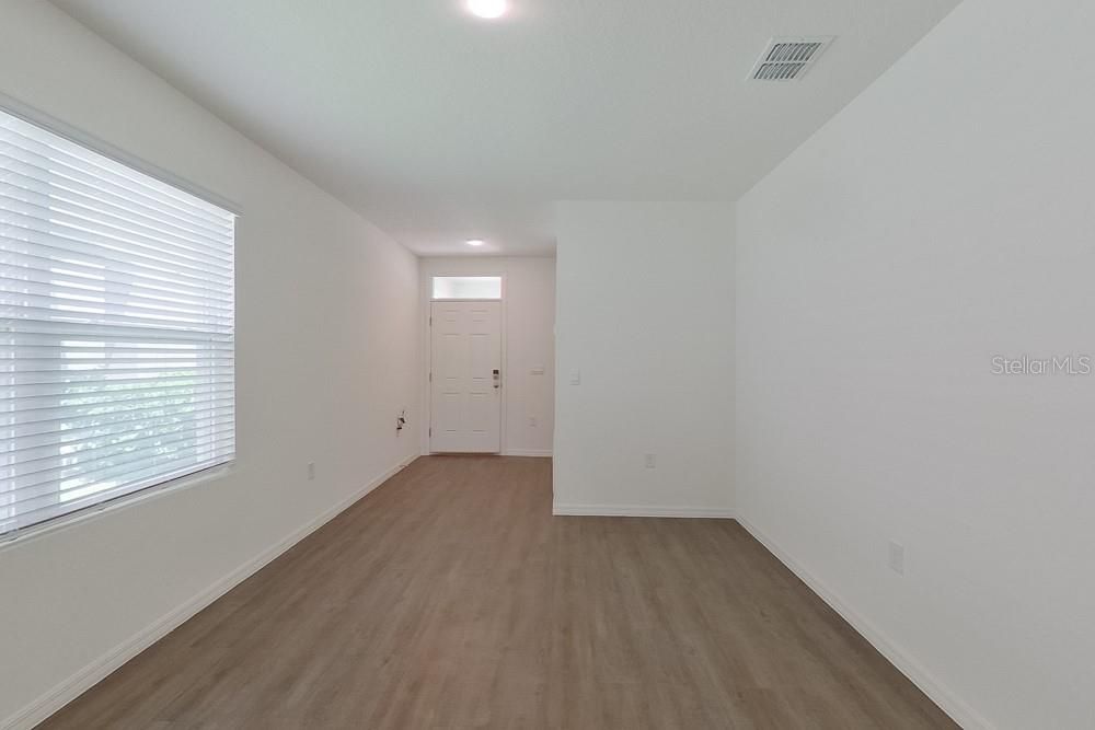 Под контрактом: $1,995 (3 спален, 2 ванн, 1504 Квадратных фут)