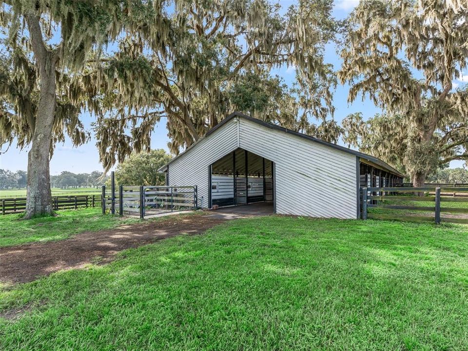 待售: $849,000 (18.43 acres)