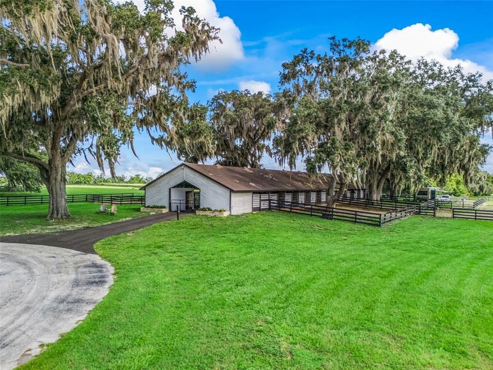 待售: $849,000 (18.43 acres)