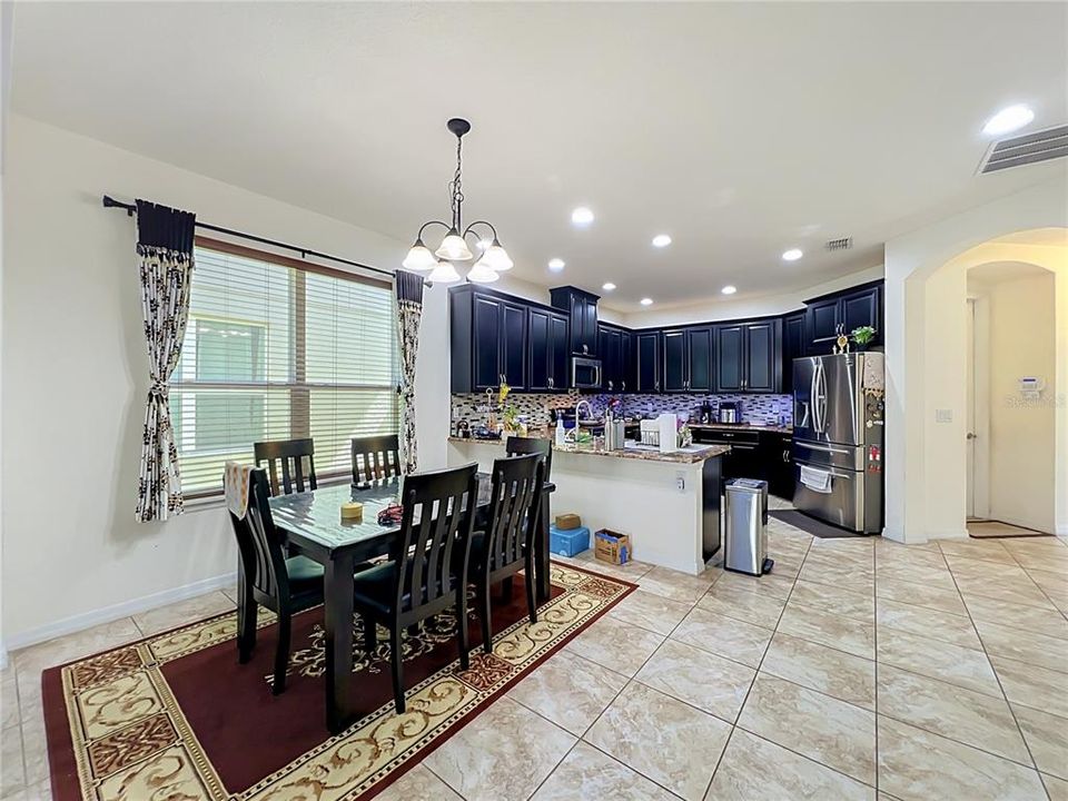 En Venta: $559,000 (4 camas, 3 baños, 2582 Pies cuadrados)