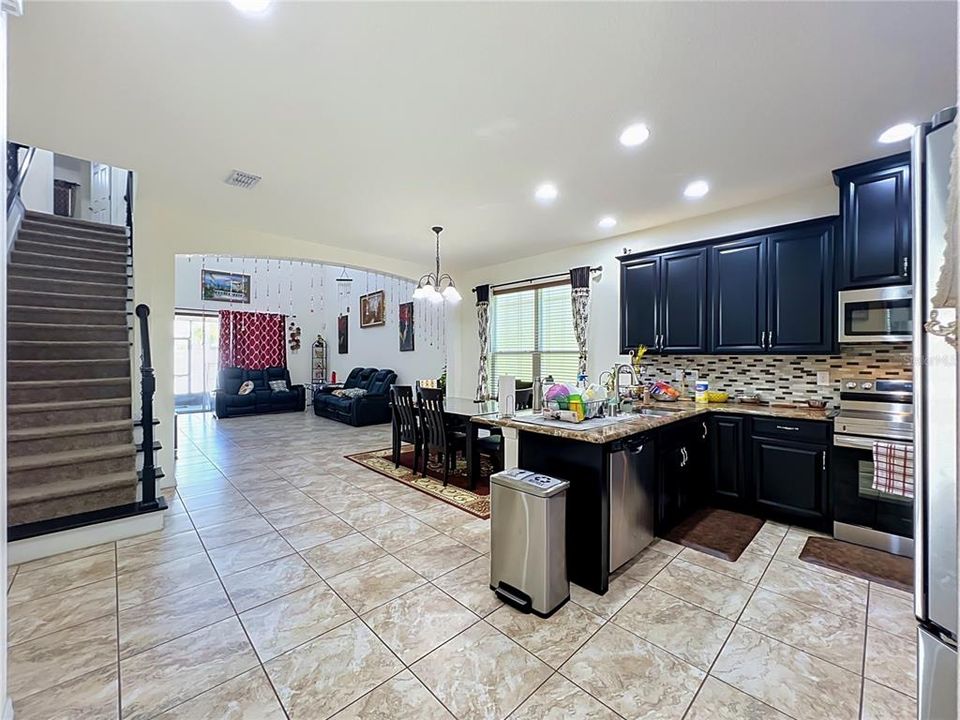 En Venta: $559,000 (4 camas, 3 baños, 2582 Pies cuadrados)