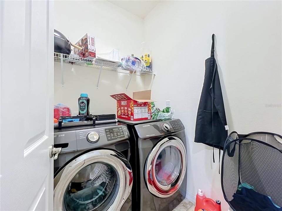 En Venta: $559,000 (4 camas, 3 baños, 2582 Pies cuadrados)