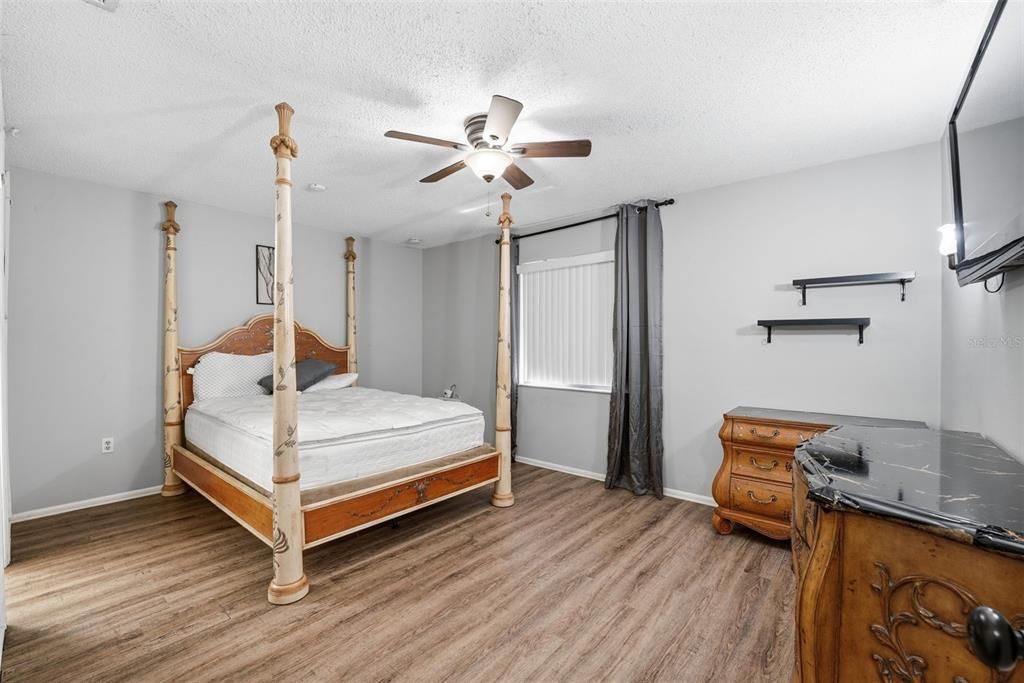 For Sale: $169,000 (3 beds, 2 baths, 1420 Square Feet)