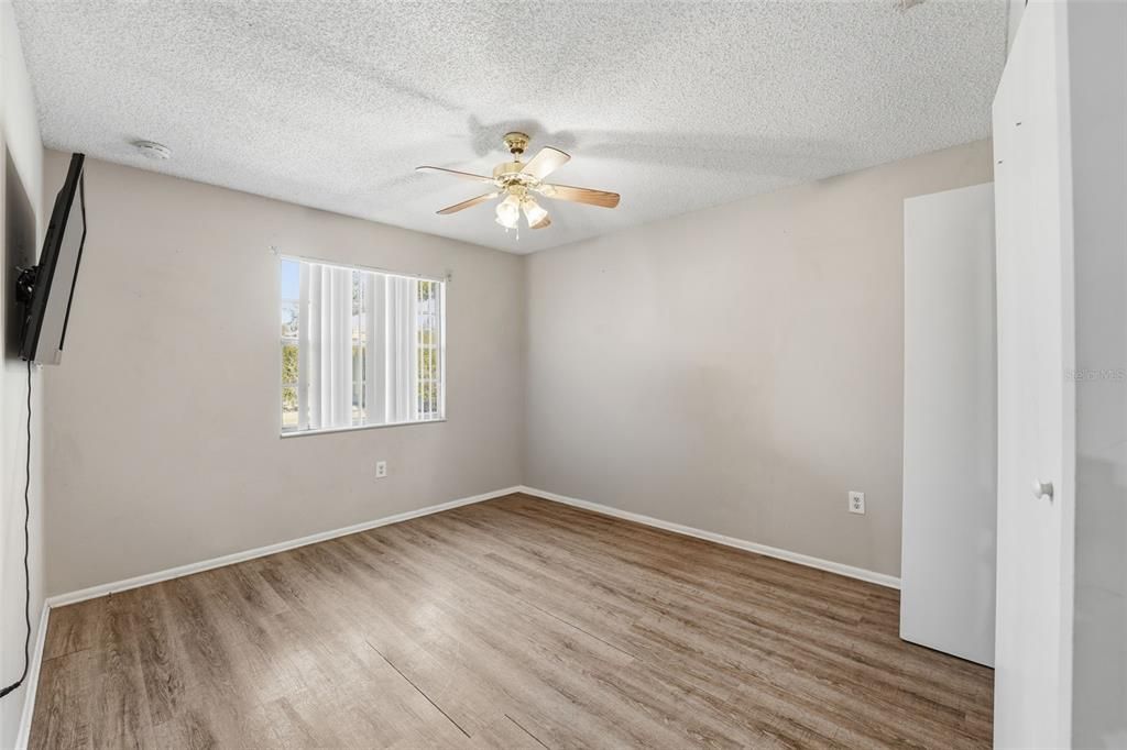 For Sale: $169,000 (3 beds, 2 baths, 1420 Square Feet)
