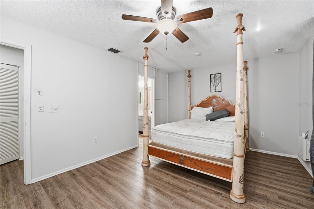 For Sale: $169,000 (3 beds, 2 baths, 1420 Square Feet)