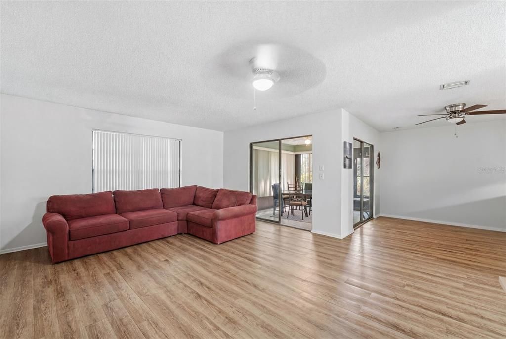 For Sale: $169,000 (3 beds, 2 baths, 1420 Square Feet)
