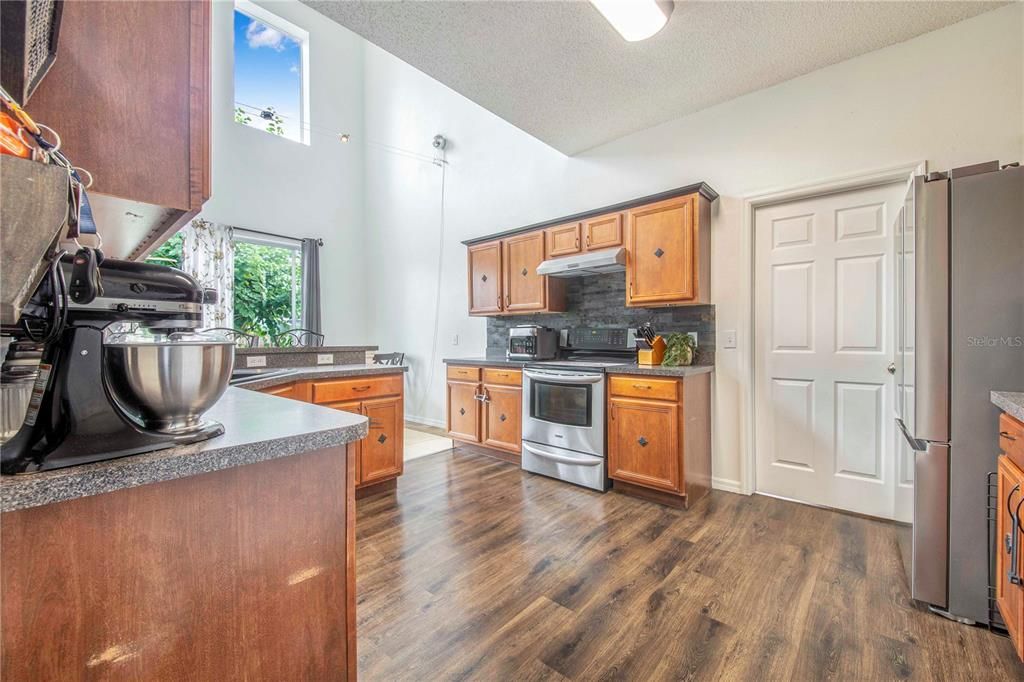 Active With Contract: $349,000 (5 beds, 2 baths, 3170 Square Feet)