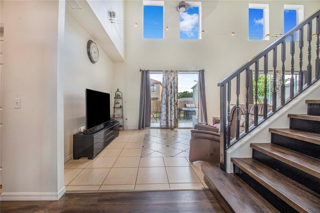 Active With Contract: $349,000 (5 beds, 2 baths, 3170 Square Feet)