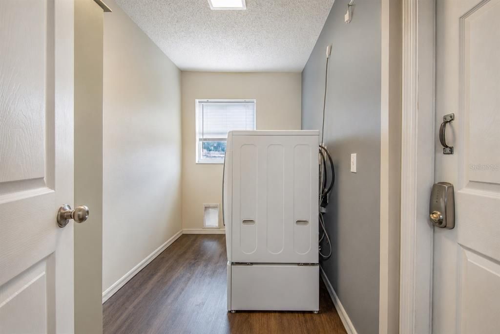 Active With Contract: $349,000 (5 beds, 2 baths, 3170 Square Feet)