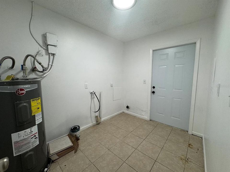For Sale: $354,900 (5 beds, 0 baths, 2112 Square Feet)